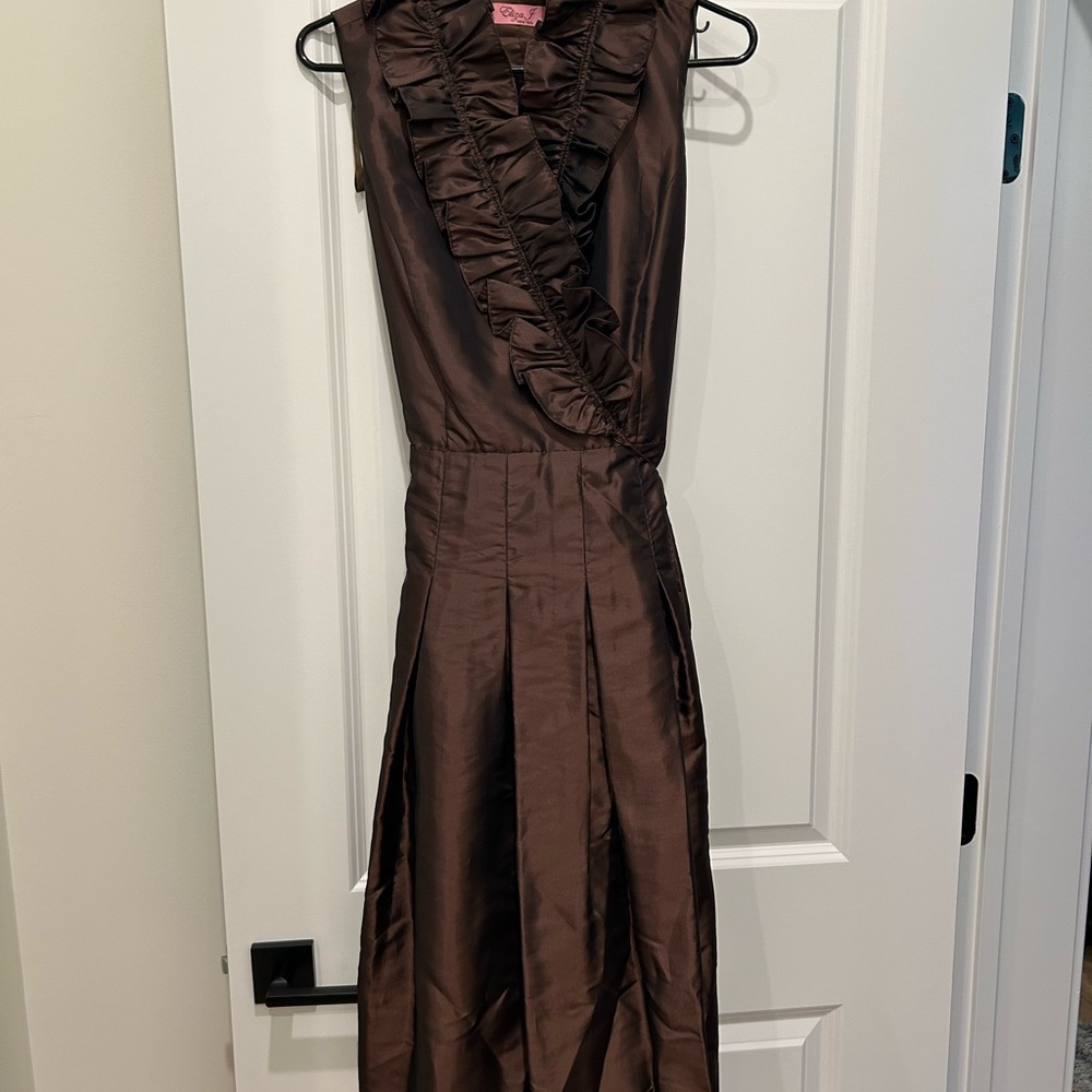 Elegant Brown Sleeveless Dress